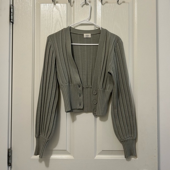Aritzia plunge front cardigan - Picture 2 of 5